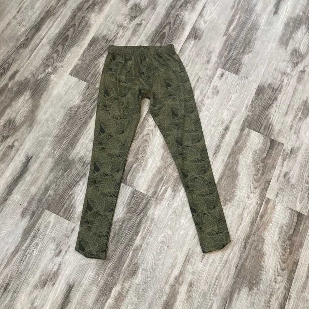 SWEETLEGS leggings. Leaf print petite. (Size 00-6)